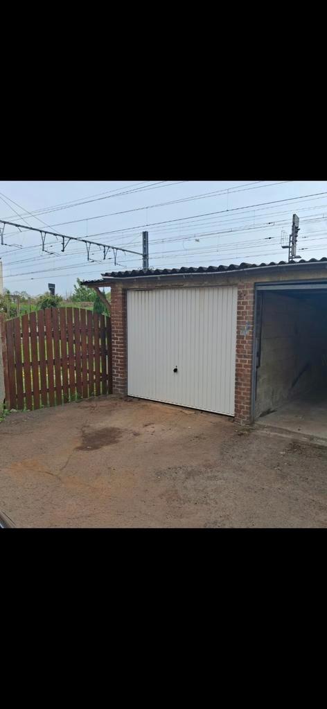 Gesloten garagebox beschikbaar! 800 m ‍️ Treinstation Nam, Immo, Garages en Parkeerplaatsen, Namen (stad)
