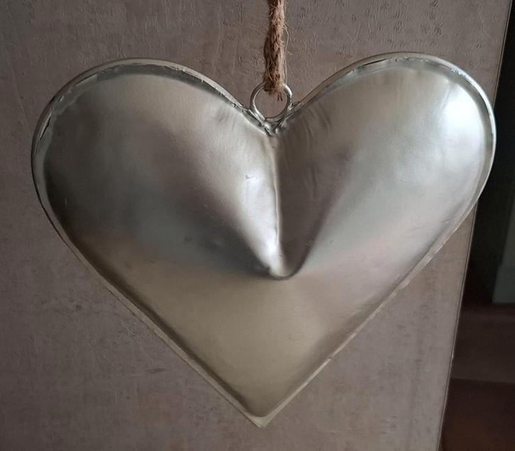 Grote metalen hart hanger VALENTIJNSDAG, Huis en Inrichting, Woonaccessoires | Overige, Zo goed als nieuw, Ophalen of Verzenden