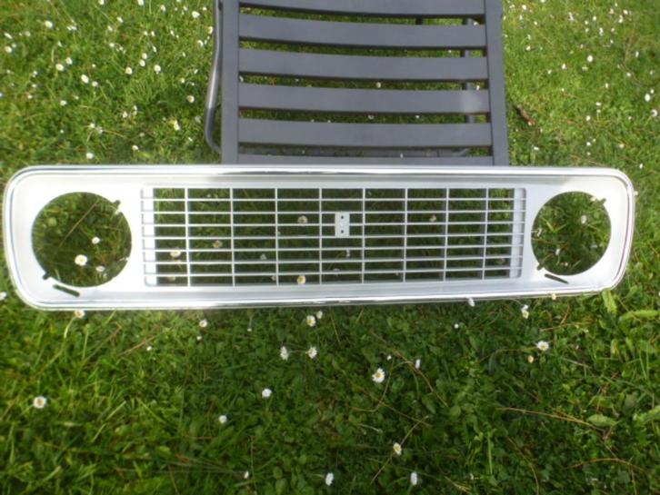 RENAULT 4: NIEUW kunststof radiatorrooster, Auto-onderdelen, Carrosserie, Renault, Nieuw, Ophalen of Verzenden