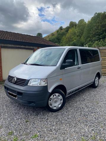 VW T5 MINIBUS 8 places !!! 1.9 tdi 75kw 102pk tres bon etat beschikbaar voor biedingen