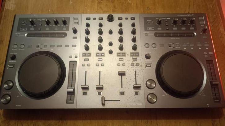 Pioneer DDJ-T1 contrôleur midi, Musique & Instruments, DJ sets & Platines, Utilisé, Pioneer, Enlèvement