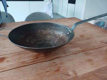Wok met steel beschikbaar voor biedingen