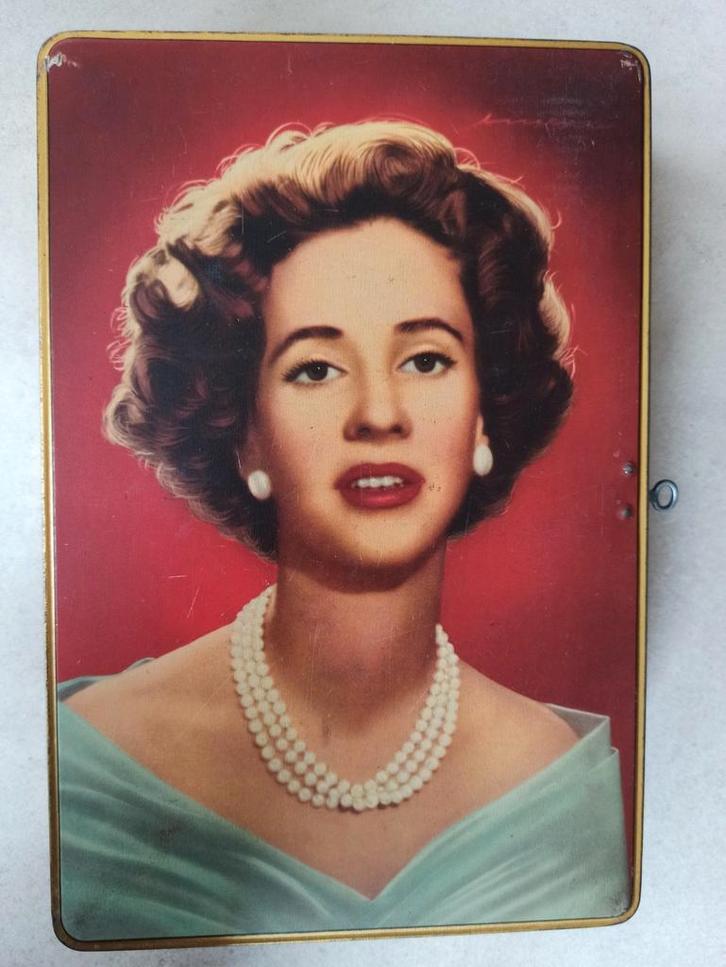 Vintage blik met afbeelding van jonge Fabiola, Verzamelen, Blikken, Gebruikt, Ophalen of Verzenden