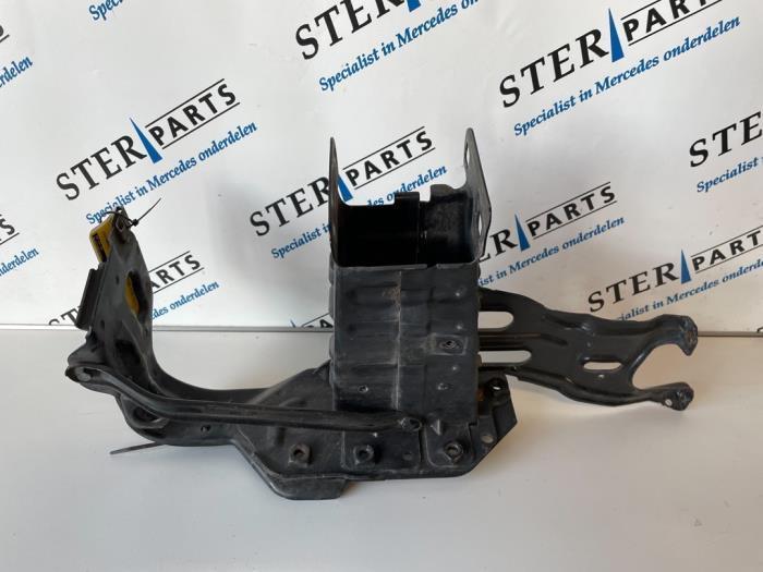 Chassisbalk voor van een Mercedes C-Klasse, Auto-onderdelen, Ophanging en Onderstel, Mercedes-Benz, Gebruikt, 3 maanden garantie