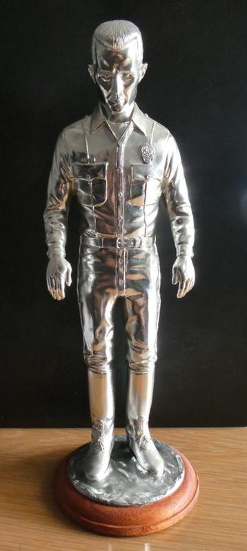 Zeldzame 1/6 schaal chrome T-1000 Terminator beschikbaar voor biedingen