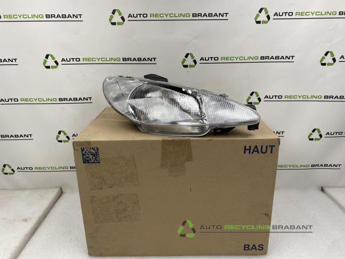 Koplamp rechts van een Peugeot 206, Auto-onderdelen, Verlichting, Gebruikt, 3 maanden garantie, Ophalen of Verzenden