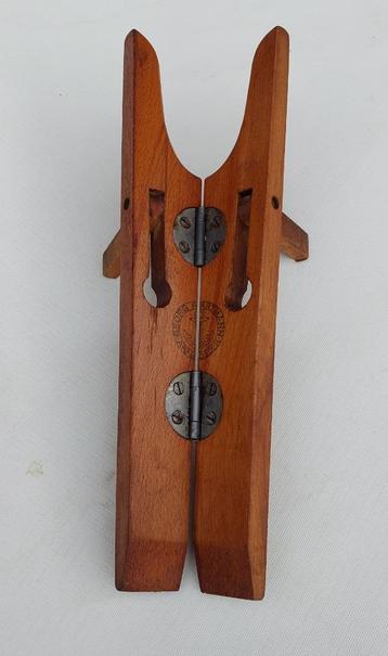 vintage laarzenknecht beschikbaar voor biedingen