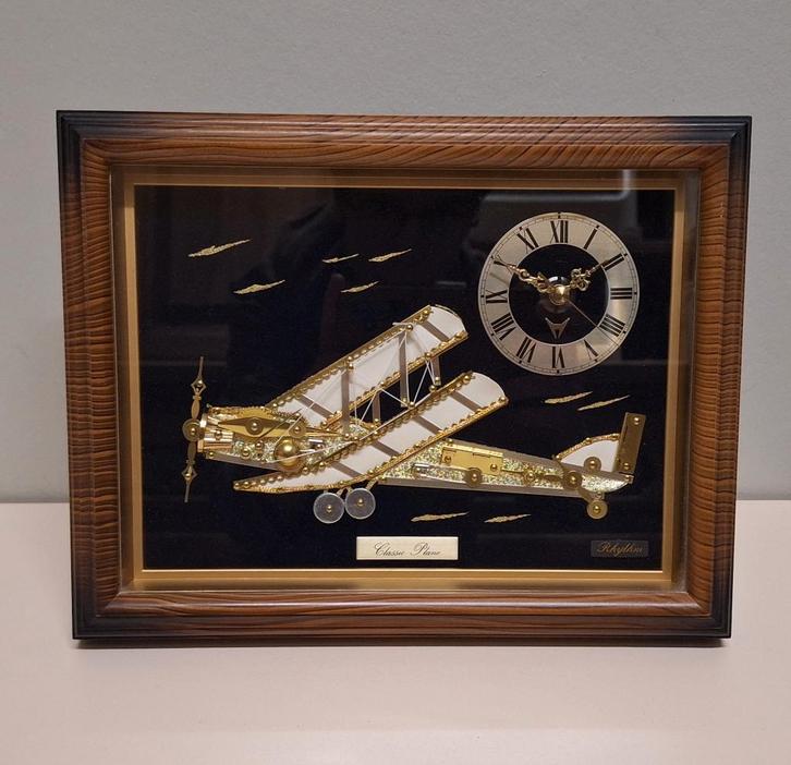 Rhythm Classic Plane, Huis en Inrichting, Woonaccessoires | Klokken, Zo goed als nieuw, Wekker of Tafelklok, Analoog, Ophalen