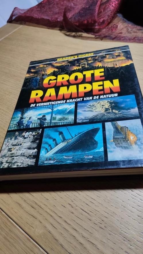 Grote Rampen. De vernietigende kracht van de natuur, Boeken, Geschiedenis | Wereld, Gelezen, Ophalen of Verzenden