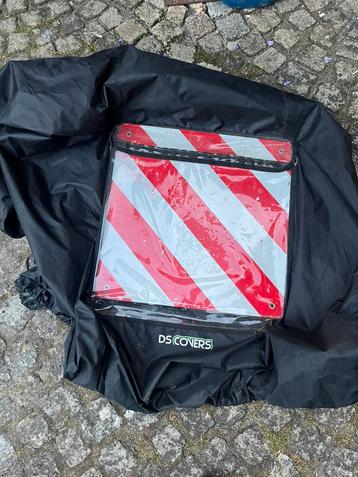 Fietshoes voor 2 fietsen met markeringsbord beschikbaar voor biedingen