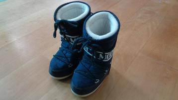 Blauwe  Moon Boots maat 27 tot 30 beschikbaar voor biedingen