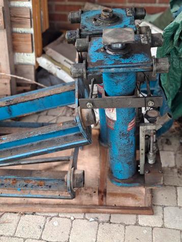 Putlift met rolbed  Merk SLIFT. beschikbaar voor biedingen