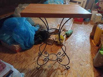 Te koop: bijzettafeltje met antiek gedraaid onderstel. beschikbaar voor biedingen