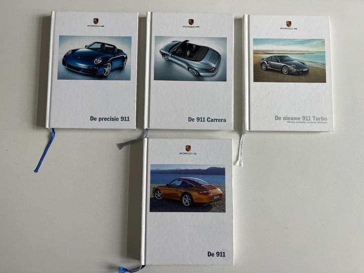 4 x Porsche 911 boeken Nederlandstalig Hardcover Brochure, Boeken, Auto's | Boeken, Zo goed als nieuw, Porsche, Verzenden
