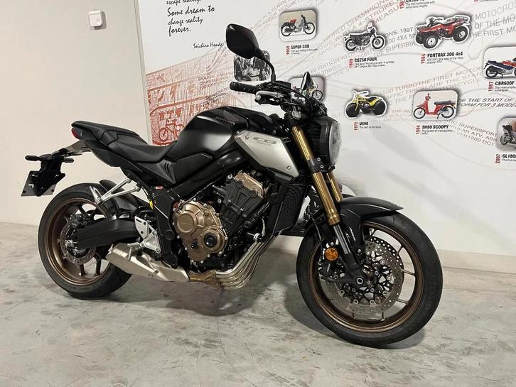 Honda CB650R neo-retro naked in nieuwstaat (bj 2022), Motoren, Motoren | Honda, Bedrijf, Overig, meer dan 35 kW