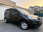 Peugeot Partner | 12 Maanden Garantie |24 Dkm |Benzine|2016|, Voorwielaandrijving, Stof, https://public.car-pass.be/vhr/3358060d-8109-4c8f-a090-49a0655d3861