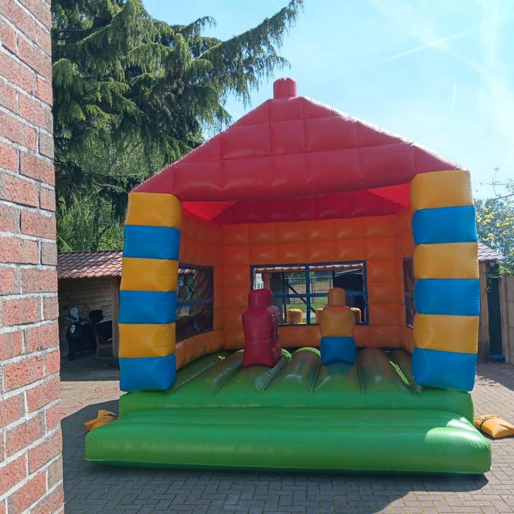 Blokkenhuis springkasteel te huur, Hobby en Vrije tijd, Feestartikelen | Verhuur, Ophalen of Verzenden