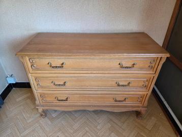 commodes beschikbaar voor biedingen