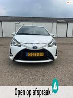 Toyota Yaris 1.5 Hybrid Dynamic, Auto diversen, Ongevalwagen, Automaat, 1497 cc, Wit, Hybride Elektrisch/Benzine