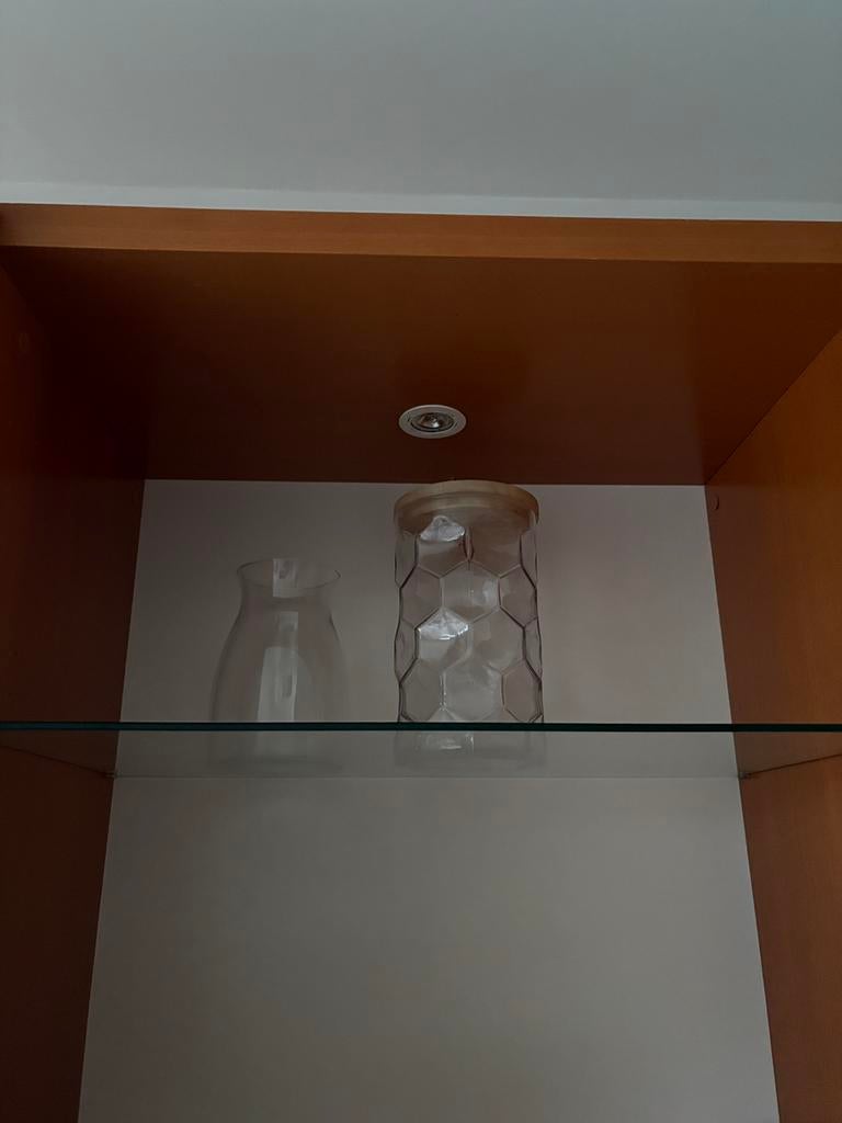 Design boekenkast weg wegens verhuis, Ophalen, Met deur(en), 100 tot 150 cm, 200 cm of meer