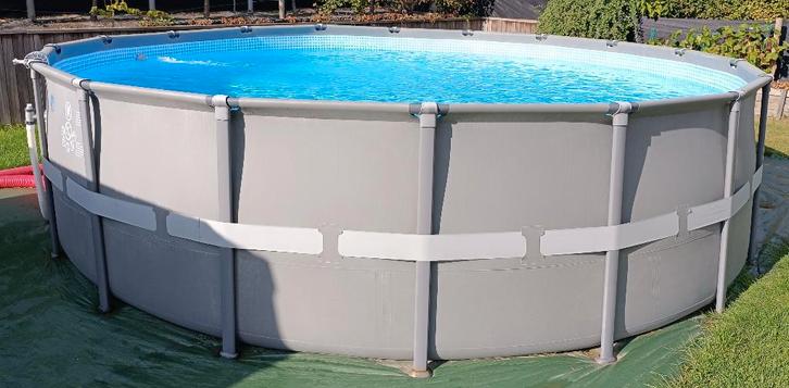 Piscine Intex Ultra Frame 549x132, Jardin & Terrasse, Piscines, Utilisé, Piscines hors sol, 120 cm ou plus, 400 cm ou plus, 300 cm ou plus