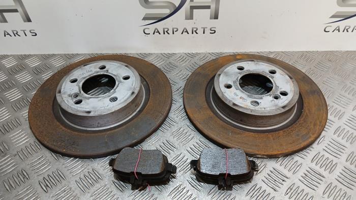 Remschijf + blok voor van een Mercedes GLA, Gebruikt, -, Ophalen of Verzenden, -