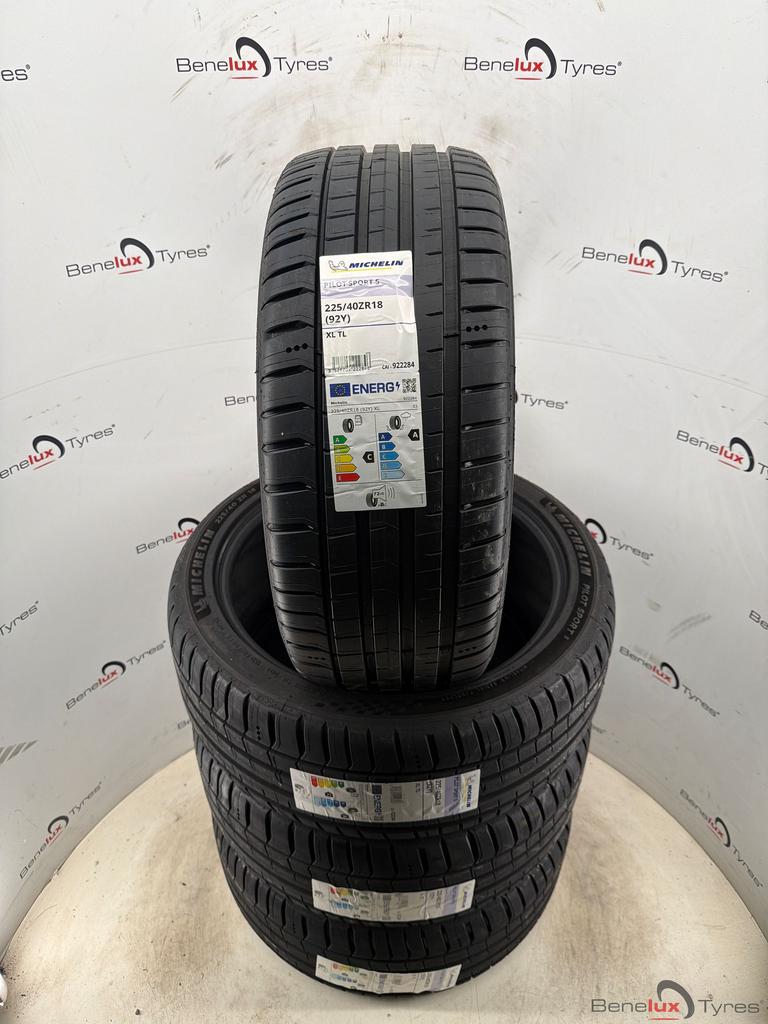 225/40ZR18 225/40R18 Michelin 225/40 R18 225/40/18 2254018, Autos : Pièces & Accessoires, Pneus & Jantes, Neuf, Véhicule de tourisme