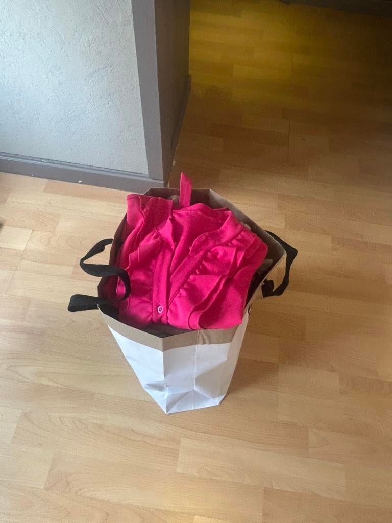 Kastopruiming zak dameskledij s-m, Ophalen, Gedragen