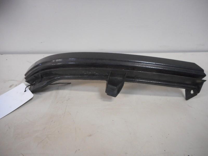 GARNITURE DE CALANDRE AVANT DROIT Zafira (F75) (90580651), Utilisé, Droite, Opel