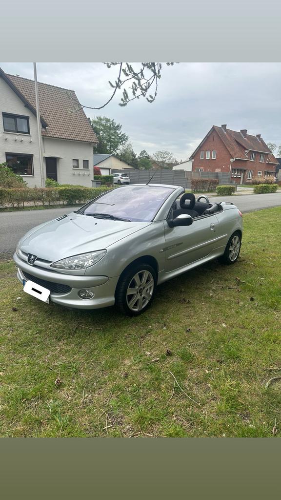 Peugeot 206 cc top staat gekeurd voor verkoop, 4 zetels, 4 cilinders, Electronic Stability Program (ESP), 1600 cc