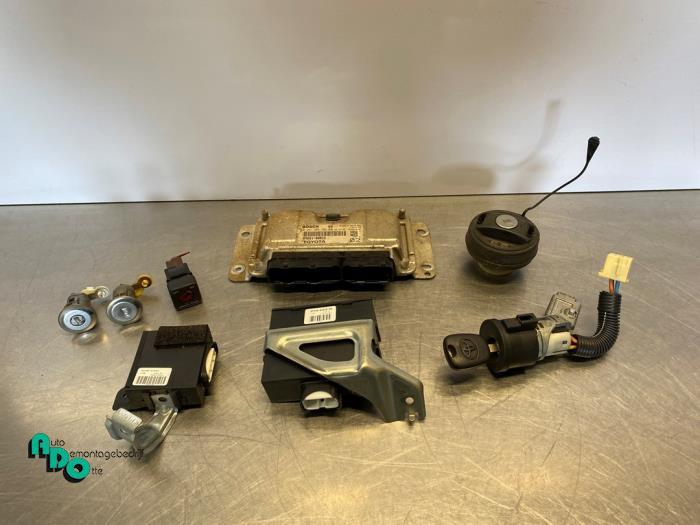 Serrure de contact + ordinateur d'un Toyota Aygo (Aygo 05-), -, 3 mois de garantie, Toyota, Utilisé