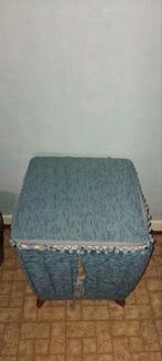 Pouf ancien., Enlèvement