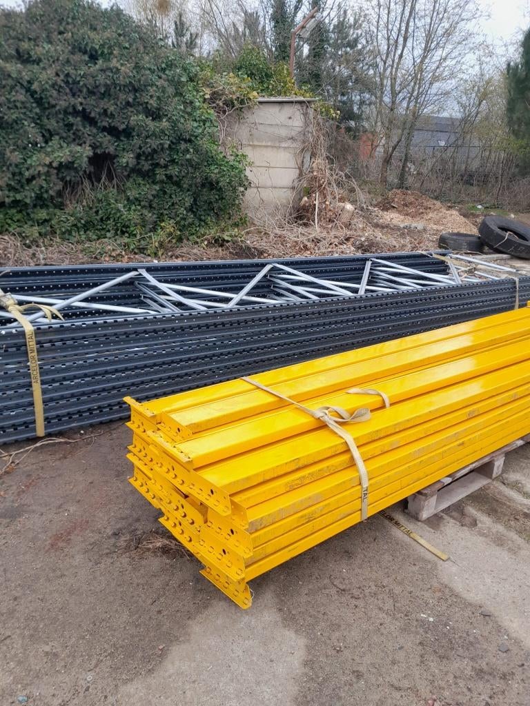 Palletsteling magazijn, Ophalen