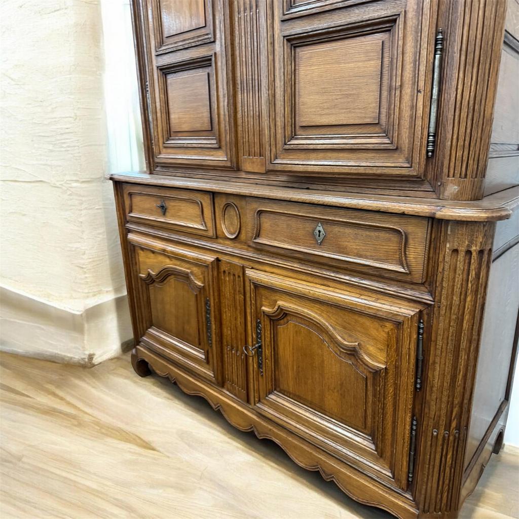 Meuble de buffet ancien de style Louis X de 255 cm de haut, Envoi