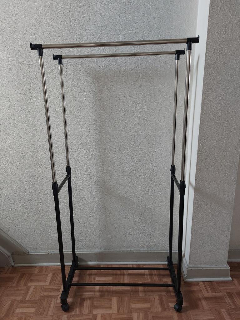 Tringle à vêtements double, Vêtements | Femmes, Portants à vêtements, Enlèvement