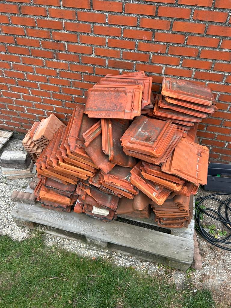 Dakpannen afhalen (gratis), Ophalen, Zo goed als nieuw, Dakpannen