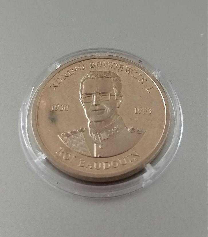 Médaille commémorative en l'honneur du roi Baudouin, Timbres & Monnaies, Pièces & Médailles, Enlèvement ou Envoi