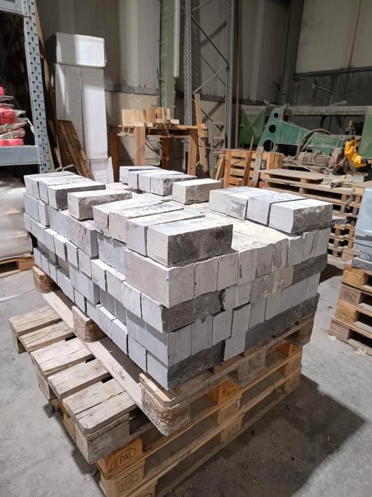 MOELLONS CLIVÉS 190 pces 22x8x10cm Pierre bleue 100% belge, Bricolage & Construction, Briques, Neuf, Pierres naturelles, Enlèvement