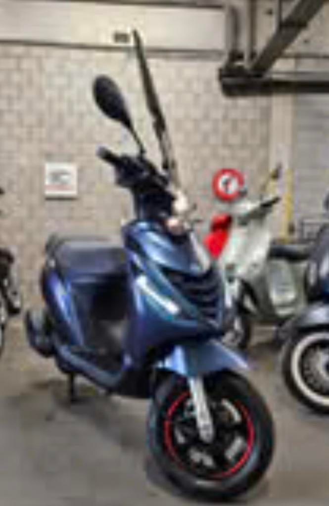 Gezocht!! Brommers a klasse voor opmaak, Fietsen en Brommers, Ophalen, Gebruikt, Klasse A (25 km/u)