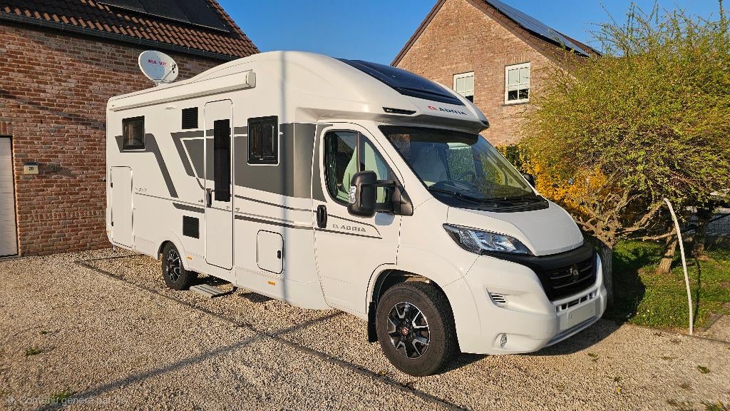 Camping-car Adria Matrix 670 DL Plus, Caravanes & Camping, Camping-cars, Particulier, jusqu'à 5, Semi-intégral, Adria, Fiat, Diesel
