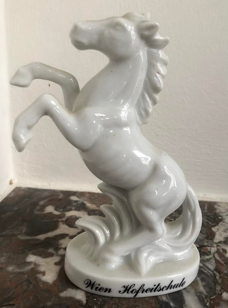 Cheval lipizzan cabré, porcelaine de Vienne, vers 1980, Envoi, Comme neuf