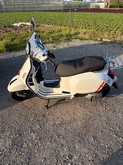 Vespa, Motoren, Scooter, 300 cc, Nieuw, Particulier