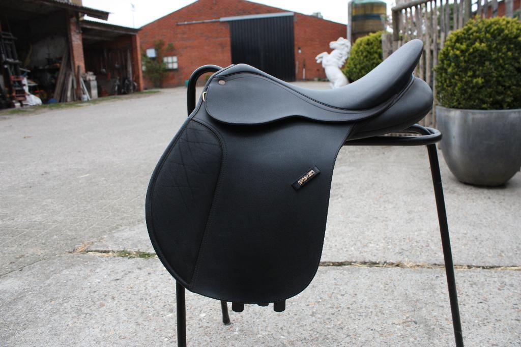 Veelzijdigheidszadel Wintec 500 16.5", Animaux & Accessoires, Chevaux & Poneys | Selles, Utilisé, Récréation, Enlèvement