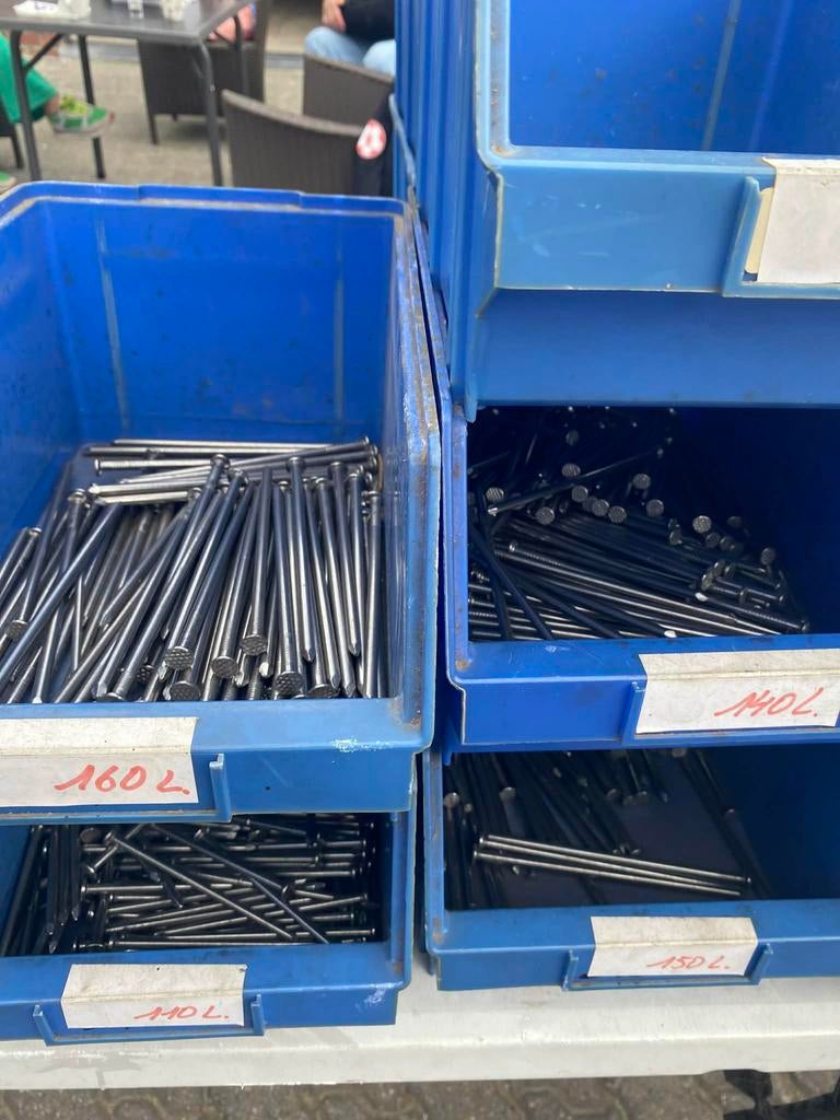 Nagels te koop, Ophalen of Verzenden, Zo goed als nieuw