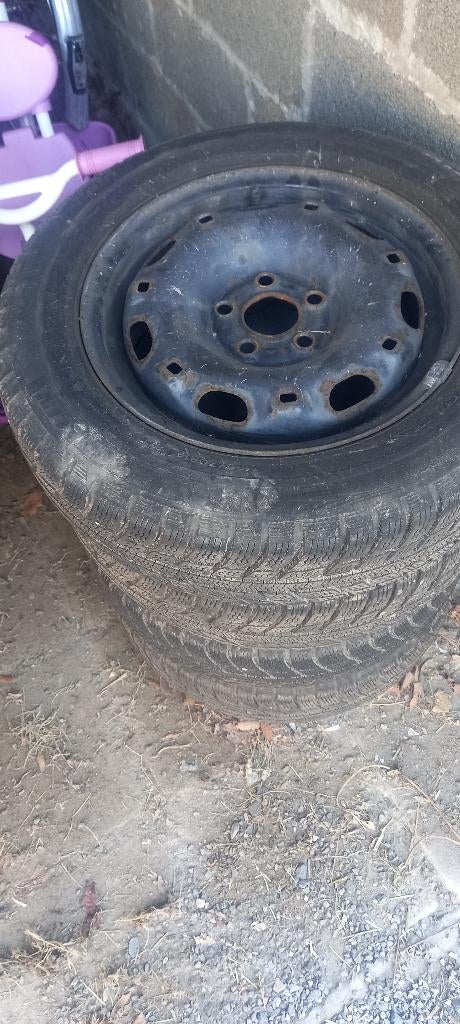 Pneus + jantes vw 5 trous, Autos : Pièces & Accessoires, Enlèvement, Pneus hiver, Pneu(s)