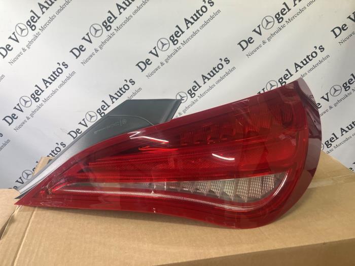 Achterlicht rechts van een Mercedes CLA, Auto-onderdelen, Verlichting, Mercedes-Benz, Nieuw, 3 maanden garantie, Ophalen of Verzenden
