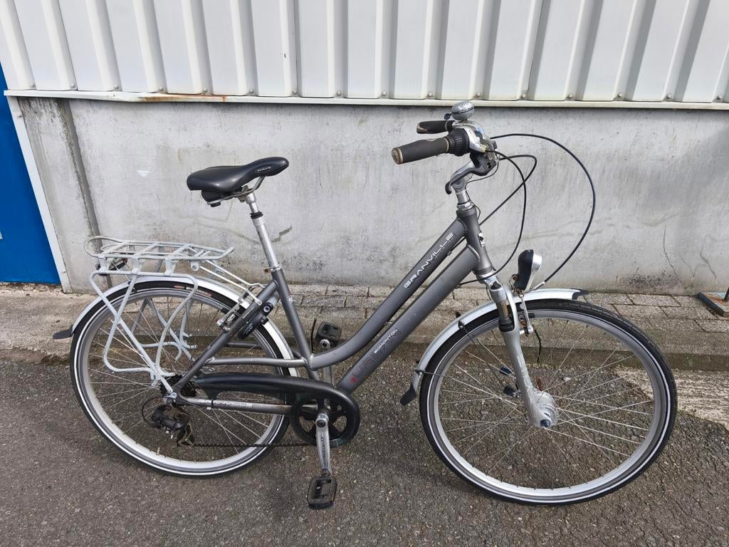Damesfiets 28", Enlèvement