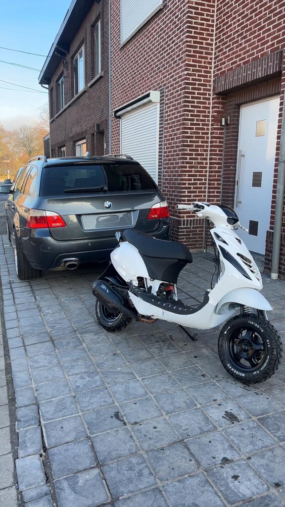 Zip 180cc a1, Fietsen en Brommers, Snorfietsen en Snorscooters, Ophalen