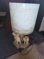 Lampe en albatre, Enlèvement