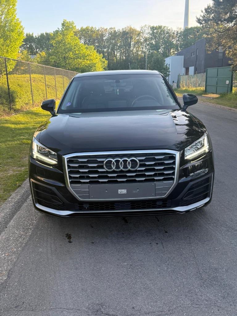 Audi Q2 S line, Auto's, Audi, 1498 cc, 4 cilinders, Zwart, Bedrijf